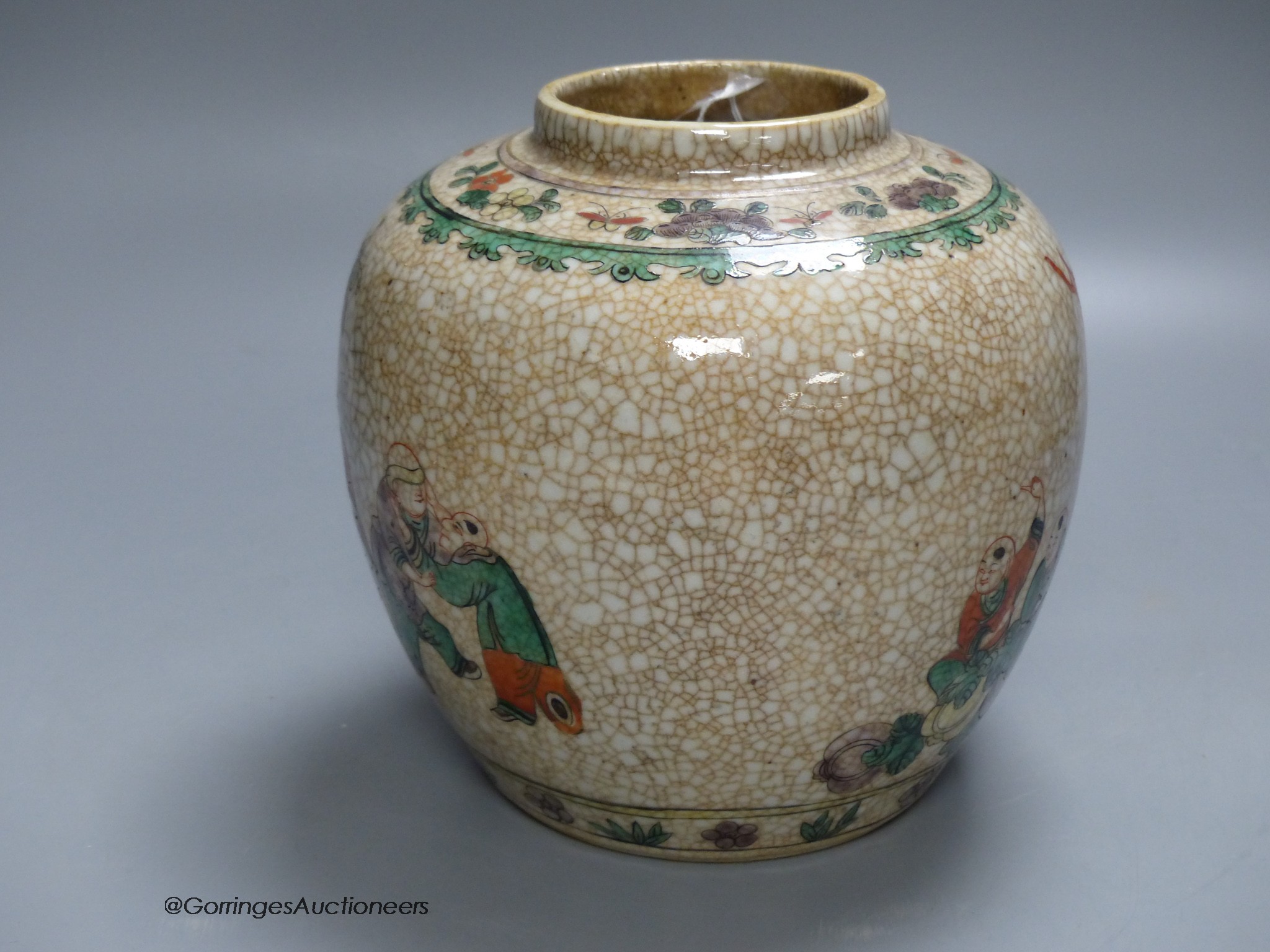 A Chinese famille verte crackle jar, early 20th century, 18cm high